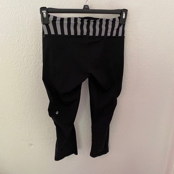Lululemon crop leggings - Picture 4 of 7